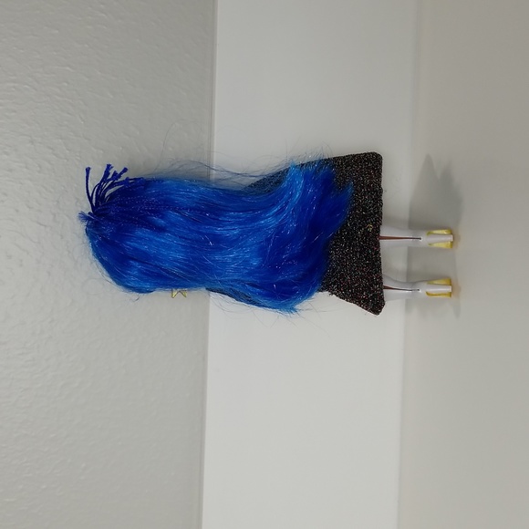 LOL DOLL Ms. INVINCIBLE - Picture 5 of 7